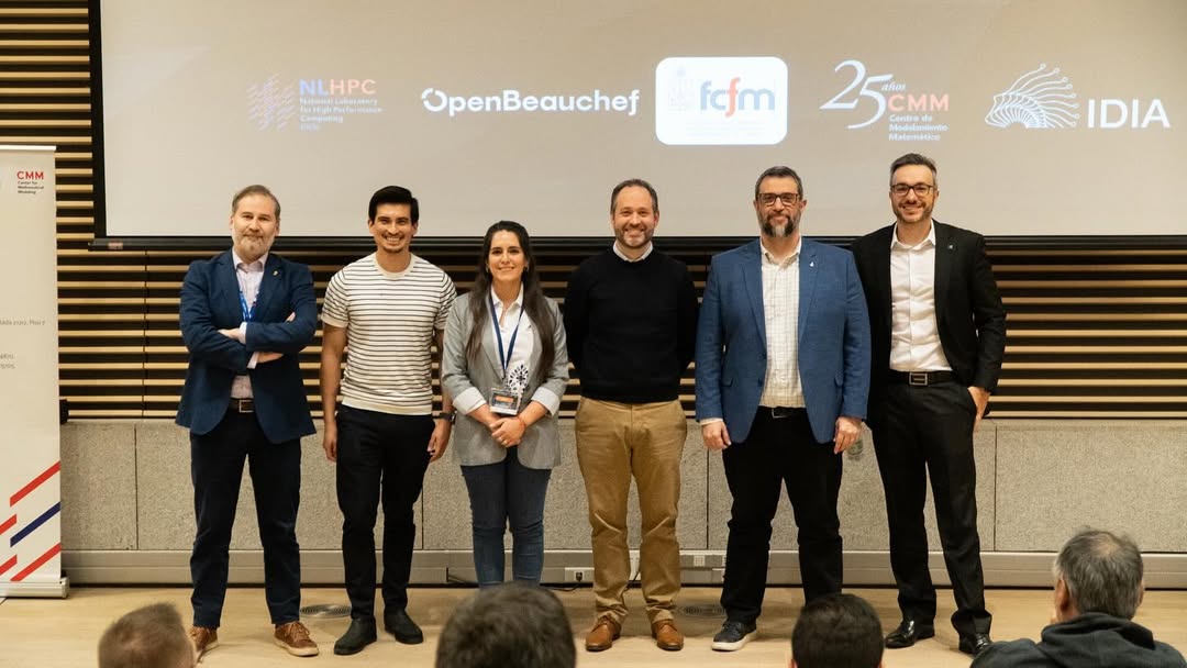 Estudiantes, académicos y emprendedores abordaron el presente y futuro de la Inteligencia Artificial en Summit AcademIA 2025