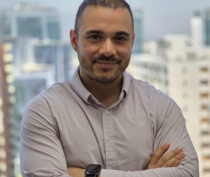 Innovación e inteligencia artificial: egresado de magíster crea chatbot educativo para optimizar soporte académico